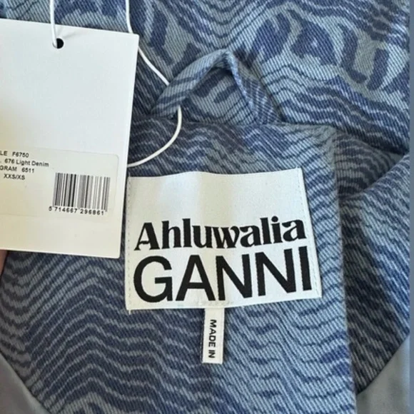 Ahluwalia x
Ganni NWT Printed
Denim Funnel Neck
Puffer Jacket in Sz XS - Picture 8 of 12